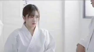 💖 [Uncensored] 一线天白虎馒头茓00后短发清纯萌妹,声音甜美可爱,慢慢扒下可爱三角裤,露出嫩鲍特写